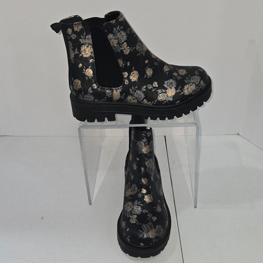 Soda Pilot Black Floral Ankle Boots Lug Sole Chelsea Booties Womens Size 7.5 M